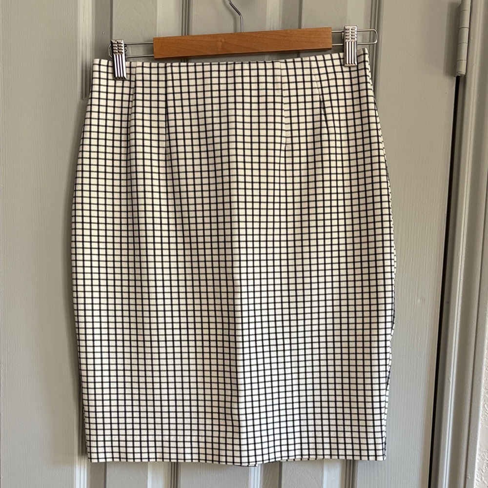 Classic Black and White Checkered Skirt